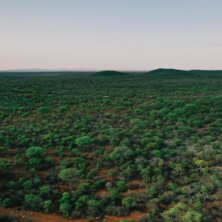 Готель Kifaru Bush Camp Оучо Екстер'єр фото